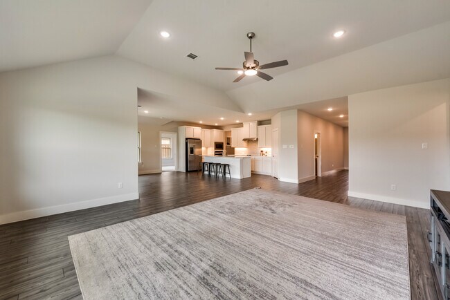 Building Photo - 243 Frio Dr