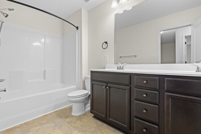 Building Photo - Evans Crossing