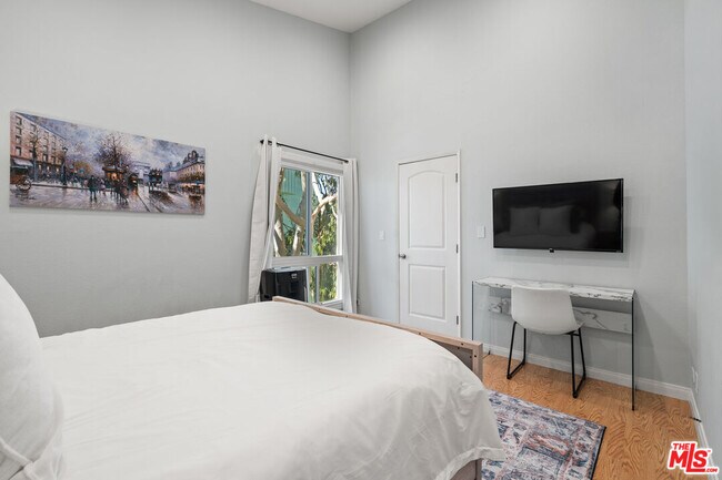 Building Photo - 1440 Veteran Ave