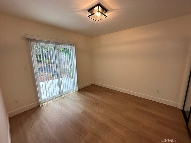 Building Photo - 1155 N Currier Ave