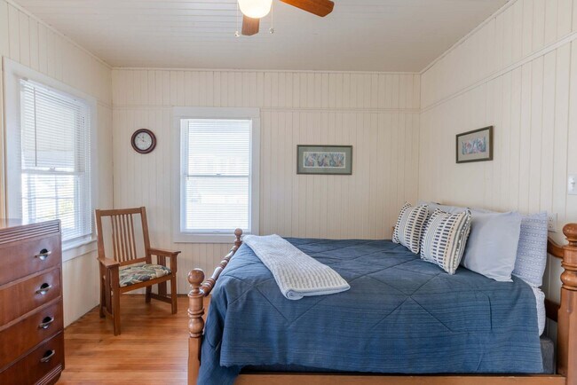 Building Photo - 640 S Columbia St