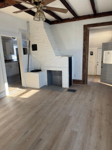 Building Photo - 967 Bedford St