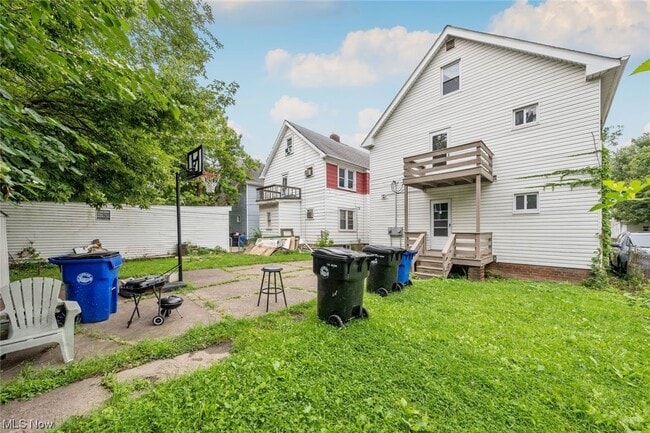 Building Photo - 3035 W 116th St