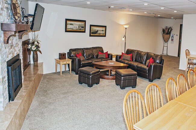 Building Photo - 301 N 1st St