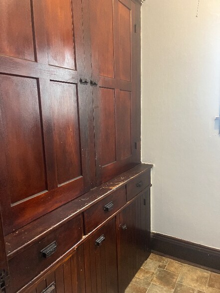 Building Photo - 99 Bowen St