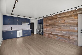 Building Photo - 6556 S Minerva Ave