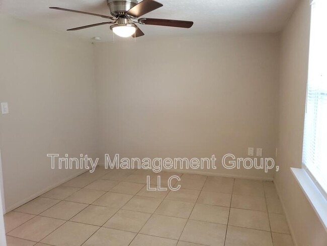 Building Photo - 5205 Drift Tide Dr