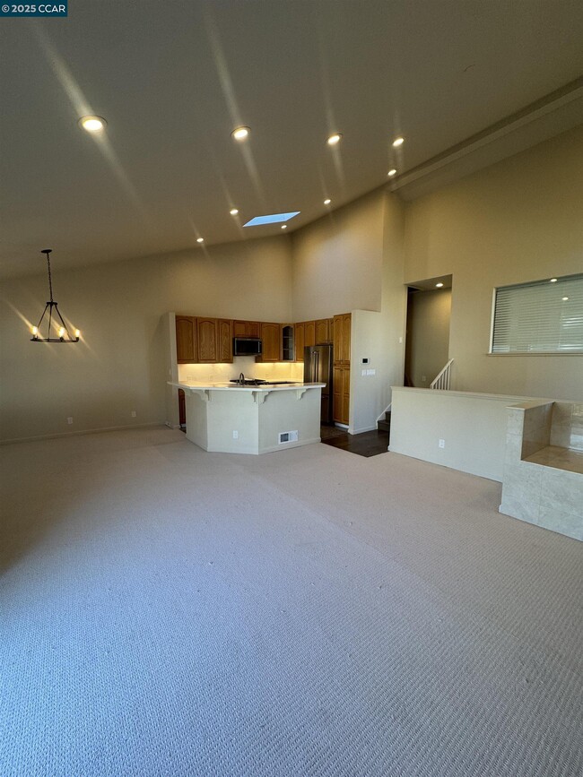 Building Photo - 87 Starview Dr