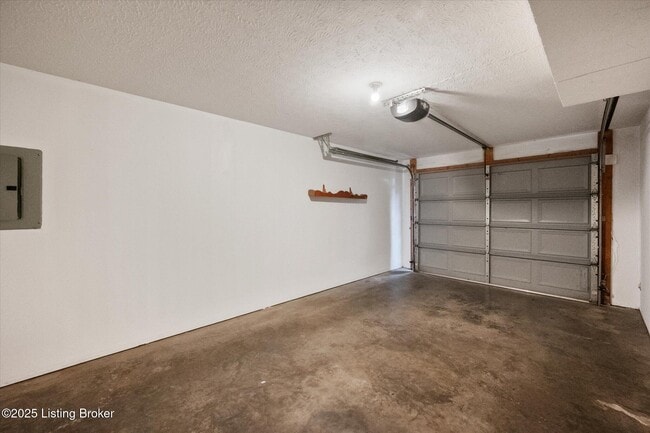 Building Photo - 12428 Brothers Ave