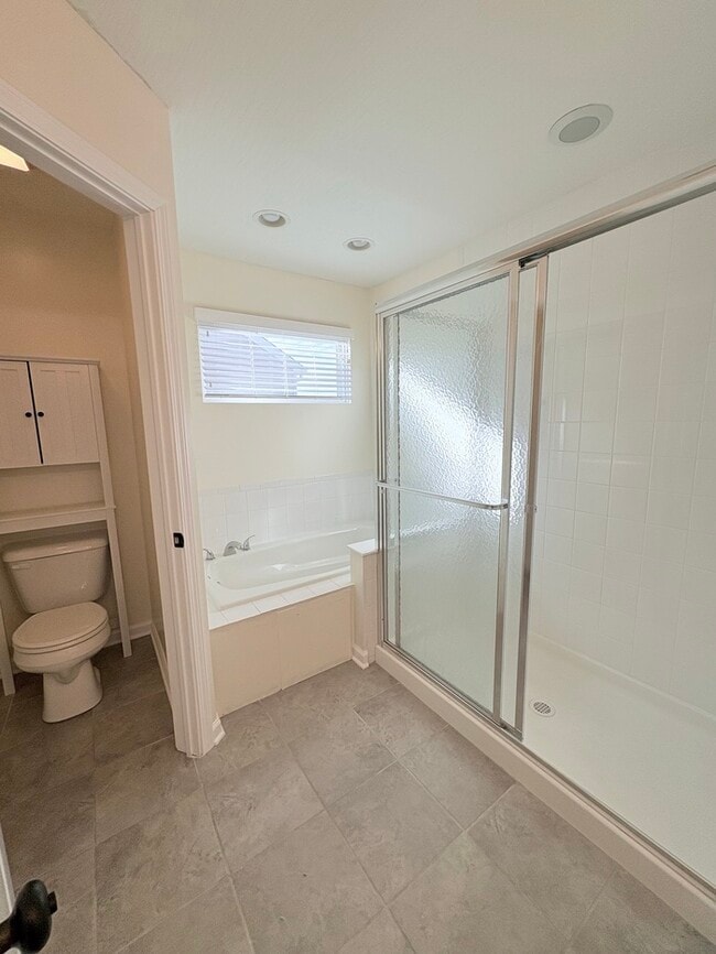 Building Photo - Charming 3BR 2.5BA w/ Pond-View Patio • Fireplace • Loft in Blacklick