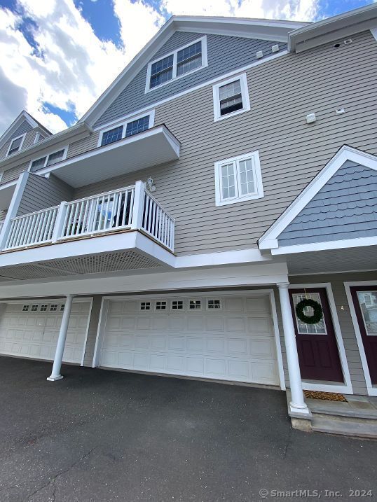 Building Photo - 119 Forest St