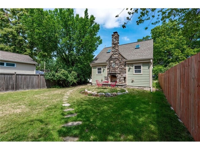 Building Photo - 2629 Idaho Ave S