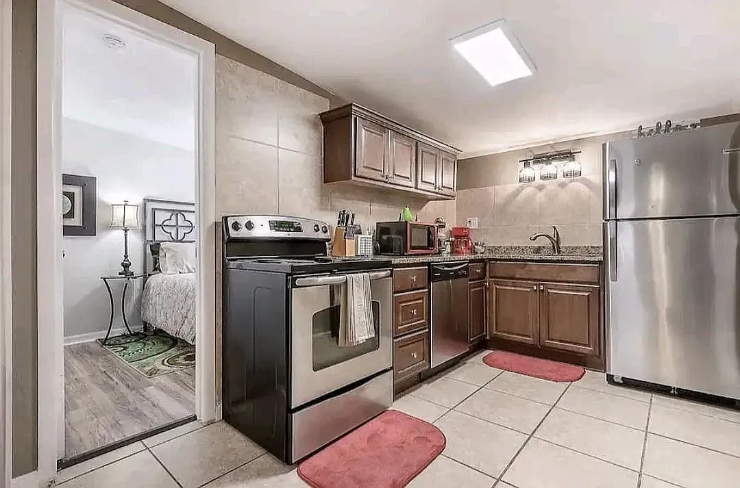 Building Photo - 228 W Jean St