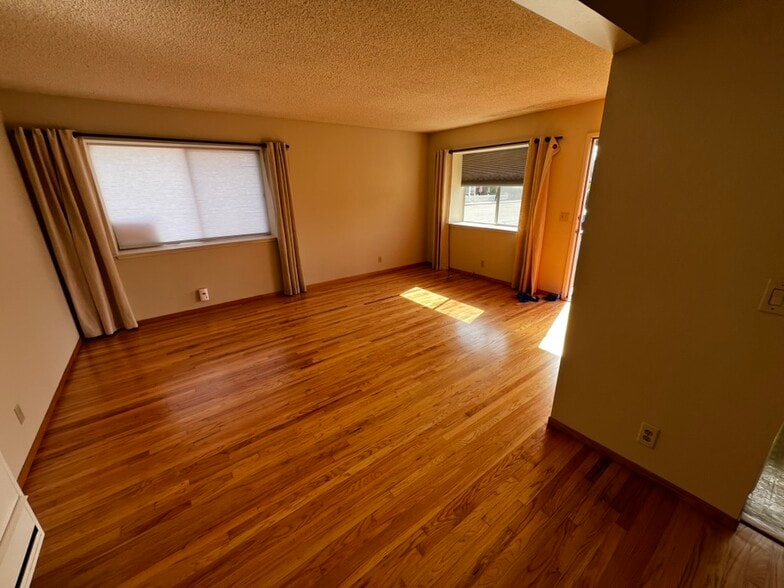 Building Photo - 303 Cayuga St