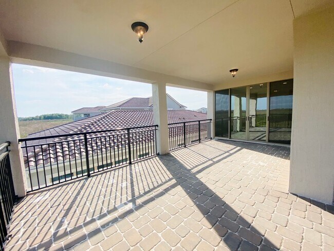 Building Photo - Luxury house for rent