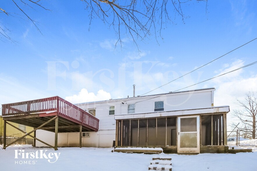 Building Photo - 3620 NE 54th Terrace