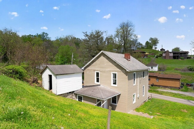 Building Photo - 73 Beechwood Ave