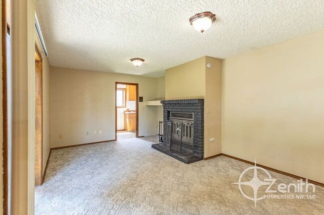 Building Photo - 9313 NE 81st Ave