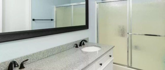 Building Photo - 60642 Devon Cir