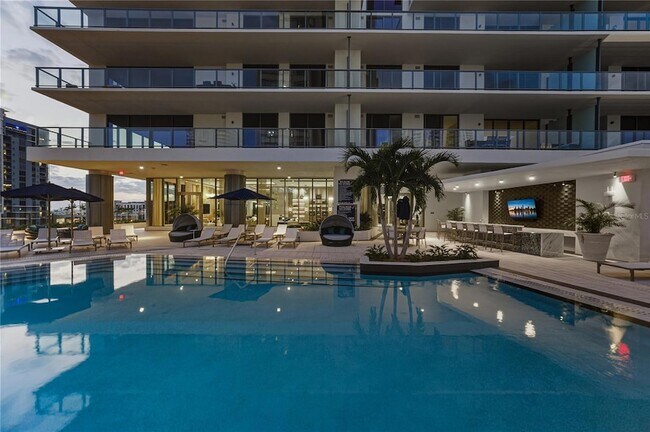 Building Photo - 275 1st Ave S