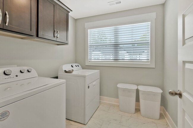 Building Photo - Sango Drive 3 Bedroom Townhomes For Rent!