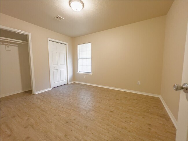 Building Photo - 2020 S F St