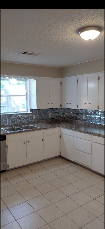 Building Photo - 1405 Ocotilla Dr