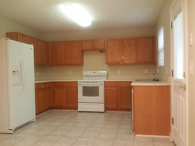 Building Photo - 1226 Lasalle Dr