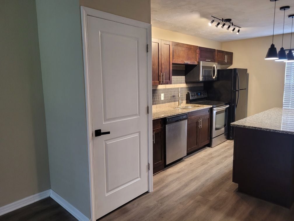 Building Photo - 2808 W Azeele St