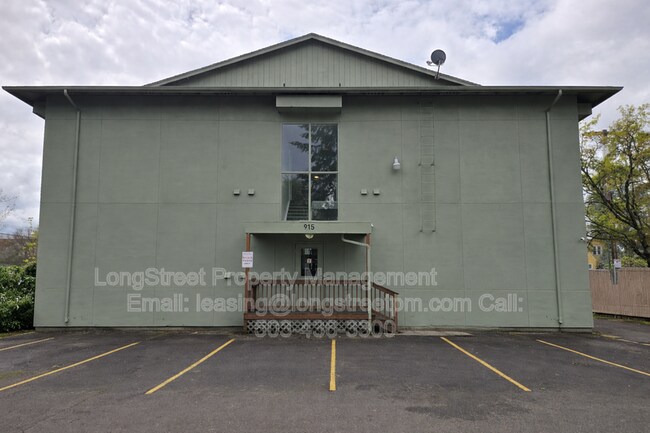 Building Photo - 915 SW Adams Ave