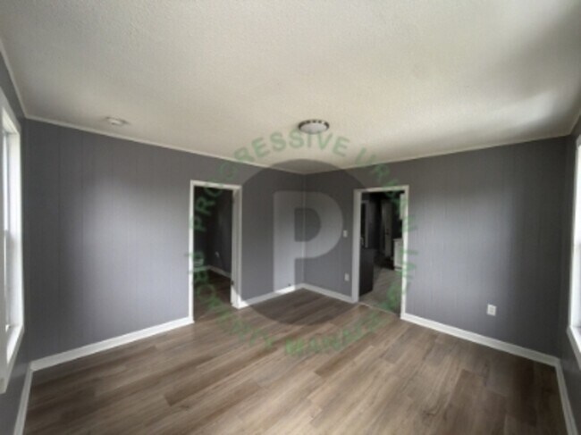 Building Photo - 4144 Hyde Ave