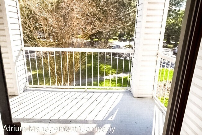 Building Photo - 2585 Grassy Point Dr