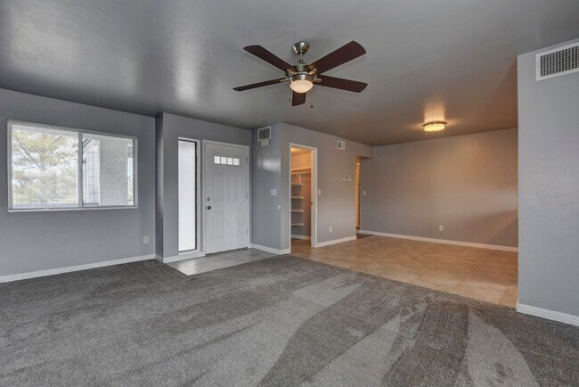 Building Photo - 6120 Antelope Villas Cir