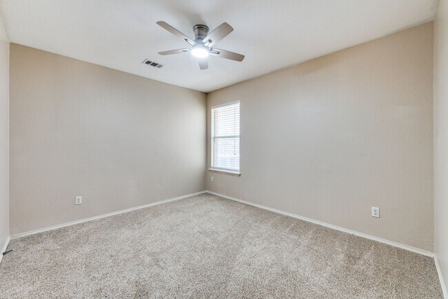 Building Photo - 1117 Red Hawk Dr