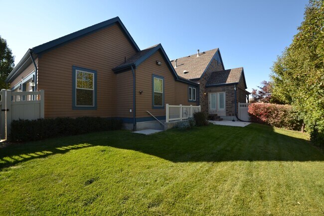 Building Photo - Stunning 6 bedroom 3 bathroom home in Daybreak South Jordan!!!