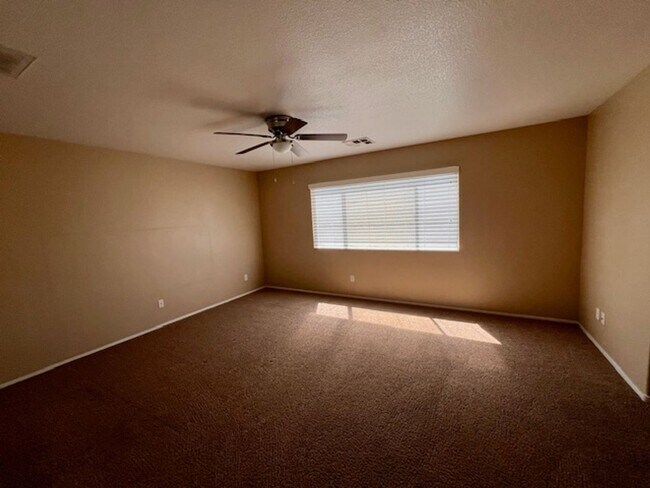 Building Photo - Cul-de-Sac Gated Community / Gated Communi...
