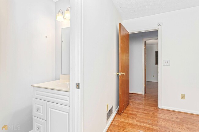 Building Photo - 4437 Casco Way NW