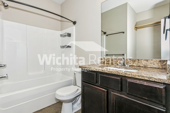 Building Photo - 3 bedroom 2 bath duplex - Derby Schools