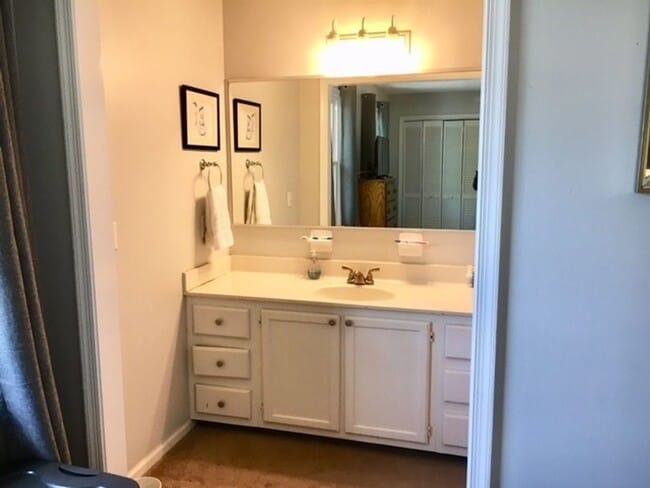 Building Photo - 3 Bedroom | 2.5 Bath - Townhome in Mount P...