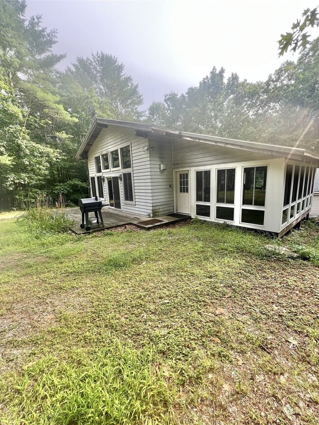 Building Photo - 20 Historical Ridge Rd