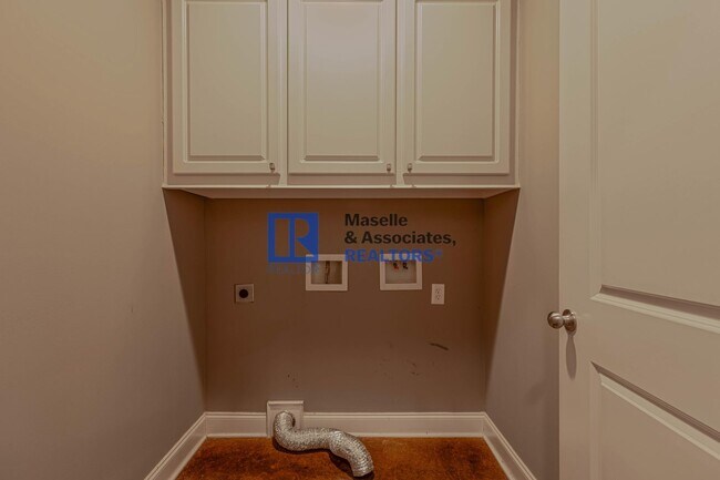 Building Photo - 3 Bed/2 Bath Home in Greenfield Station!!