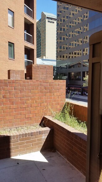 Building Photo - 1512 Larimer St