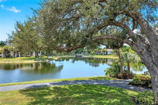 Building Photo - 537 Lake Louise Cir