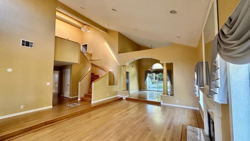 Building Photo - 825 Feather River St