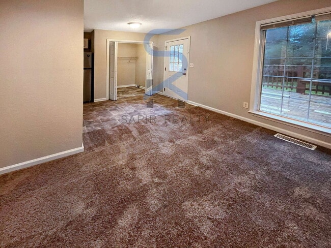 Building Photo - Move in before October 31st and choose you...