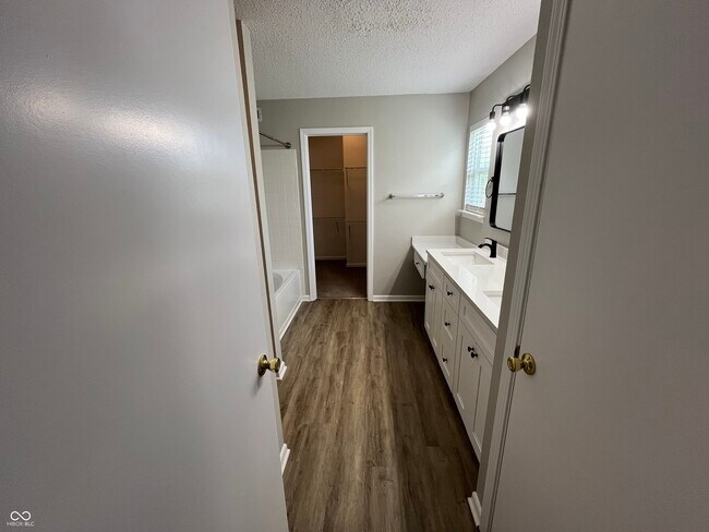 Building Photo - 14928 Drayton Dr