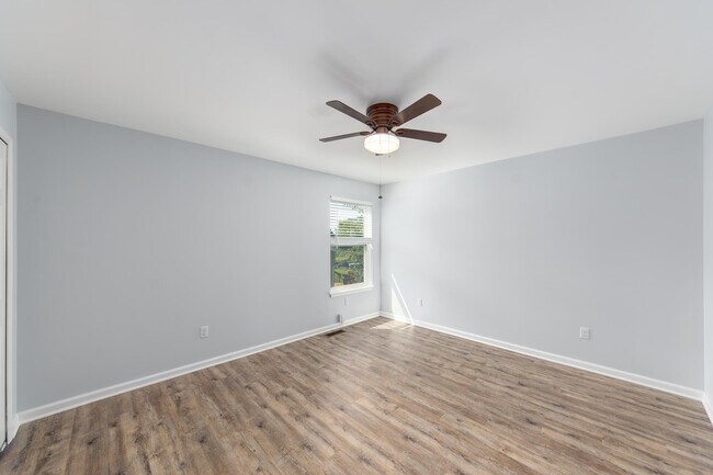 Building Photo - 8852 Charbane St