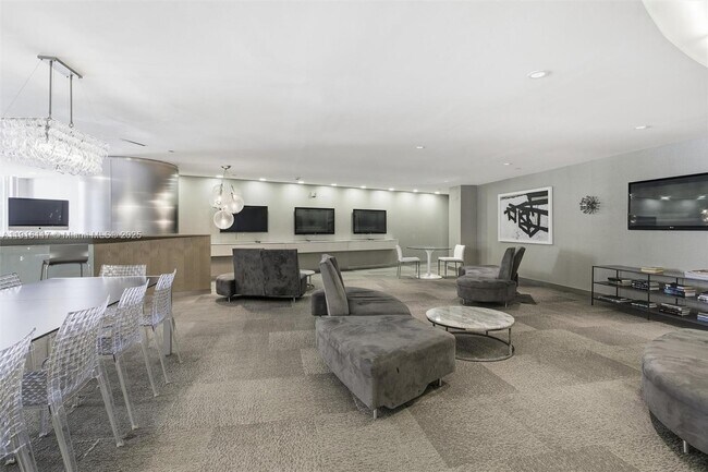 Building Photo - 92 SW 3rd St