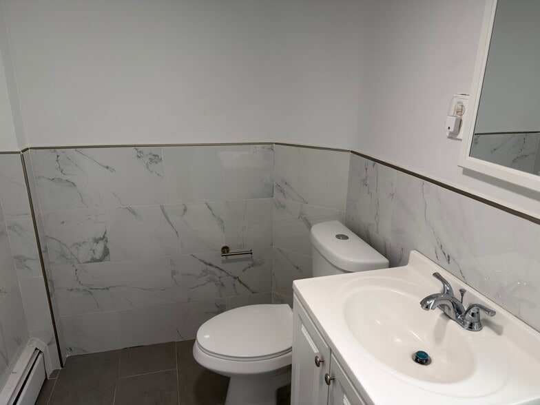 Building Photo - 462 Hackensack Ave