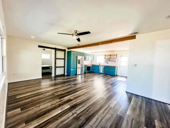 Building Photo - 1540 Lake Howard Dr